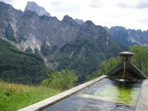 Fontana di Pornaschias. Trelli. Comune di Paularo (UD).