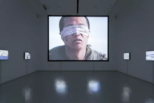 Yang Fudong, Revival of the Snake, 2005 Video installazione a 10 canali, colore, suono / 10 channel video installation, color, sound 8' Castello di Rivoli Museo d'Arte Contemporanea, Rivoli – Torino.