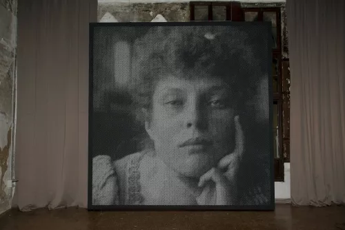 Anne-Karin Furunes, Crystal Images V, 2013 (Archivio Fortuny, 1895 ca.), tela dipinta e perforata, cm. 330x320