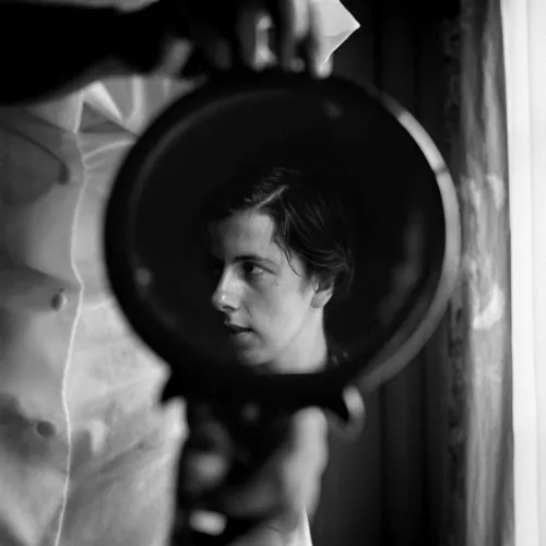 Autoritratto, 1955, © Vivian Maier/Maloof Collection