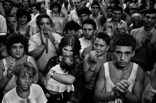 Quartiere borgo vecchio la polizia ha-appena ucciso un giovane che stava fuggendo, palermo 1986, courtesy Letizia Battaglia.
