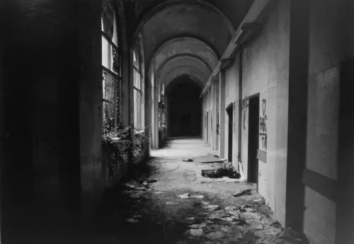 Un corridoio dell'ex ospedale psichiatrico, ph. Francesco Guerroni